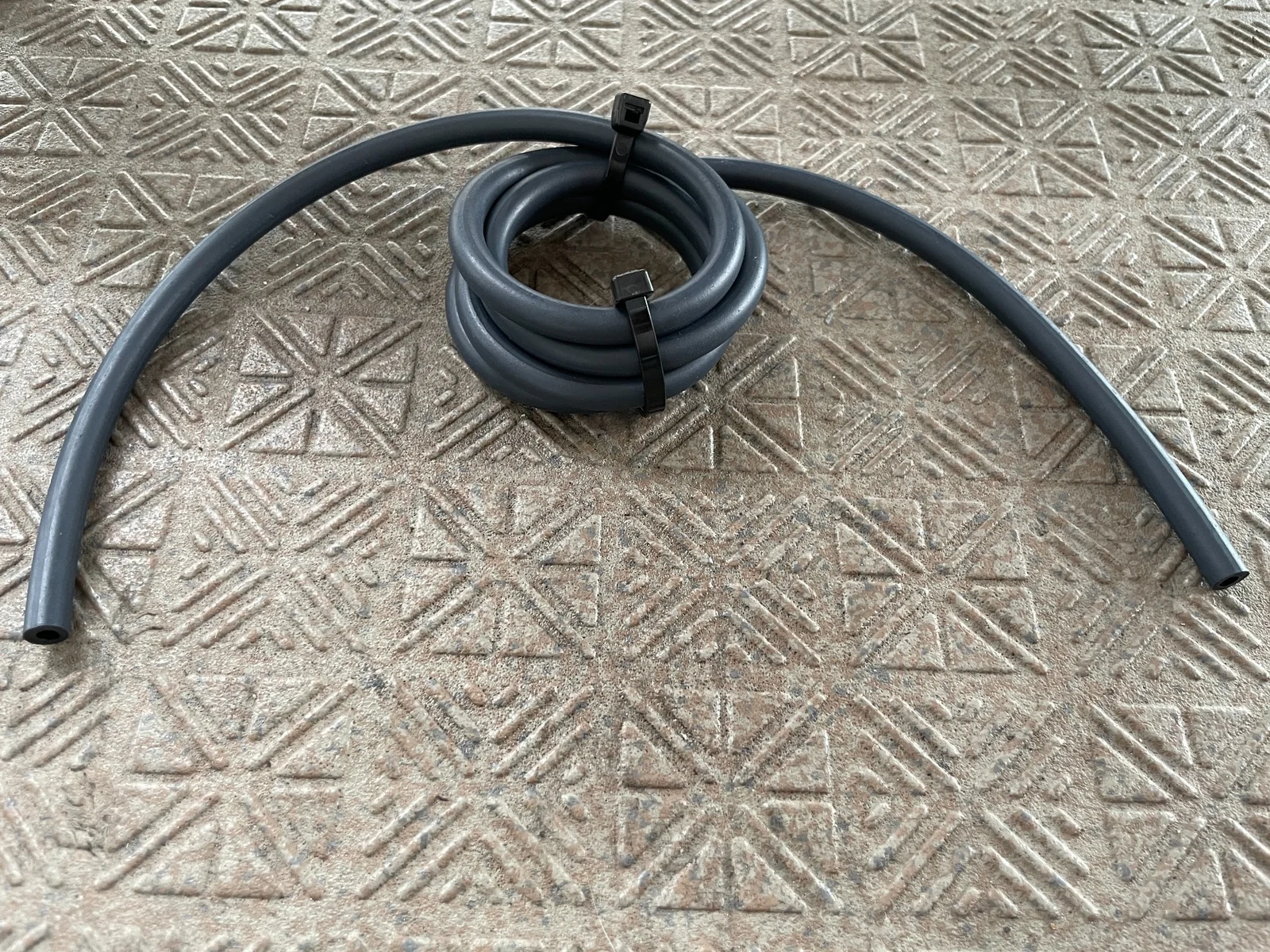 約120cmへ延長して輪にしたPE24用負圧ホース